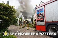 Woningbrand (middel brand) (dak) Scholverbos in Rijen