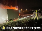 Vrachtwagen in brand BST A16 Li in Zevenbergschen Hoek