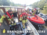 Schip in brand Sloot van St Jan Sloot van St. Jan in Drimmelen