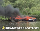 Schip in brand Zijkgat in Drimmelen